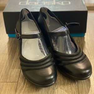Dansko Women Shoe Becky Size 40 Black. Brand New.
